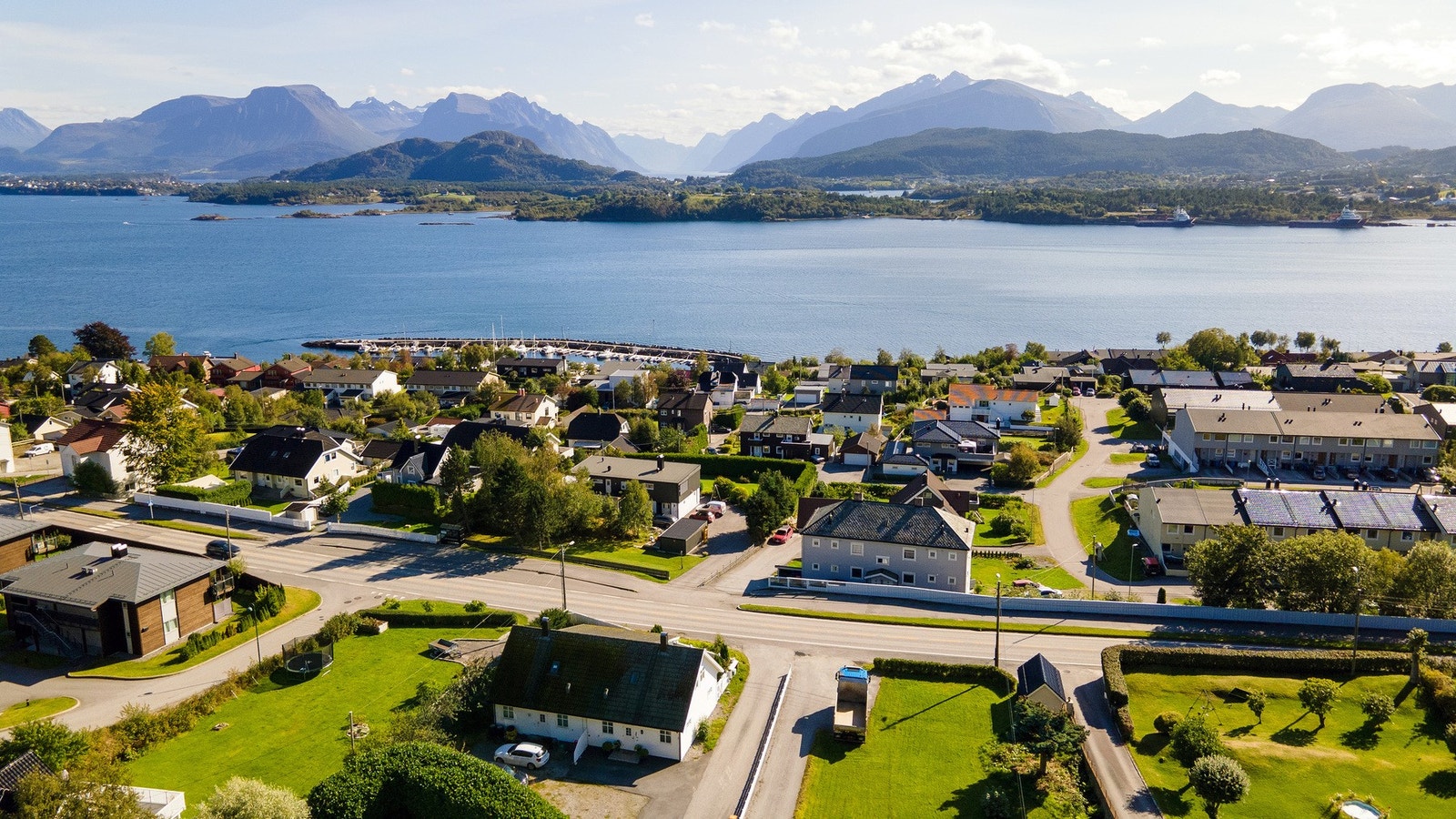Råtomt med potensiale i attraktivt område på Hatlane Galleribilde
