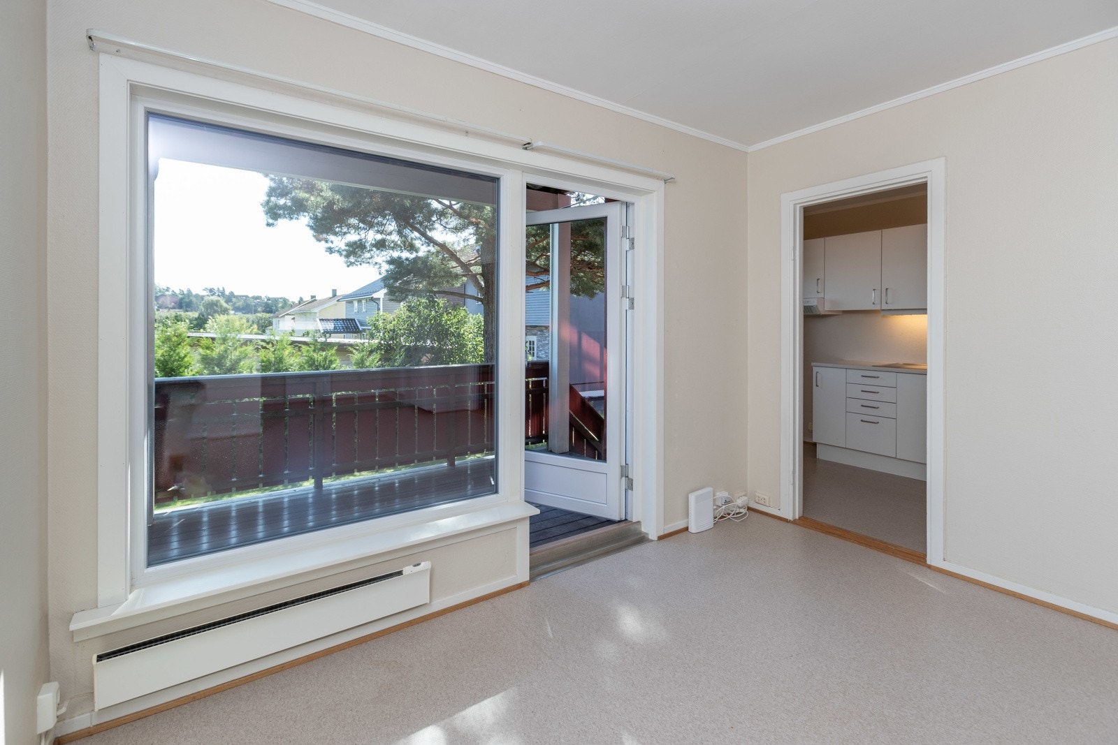 Stue med utgang til veranda Galleribilde