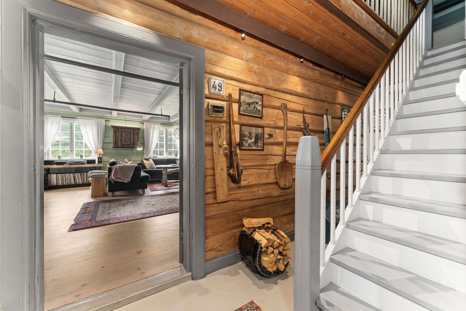 Trapp opp til 2. etasje. Galleribilde