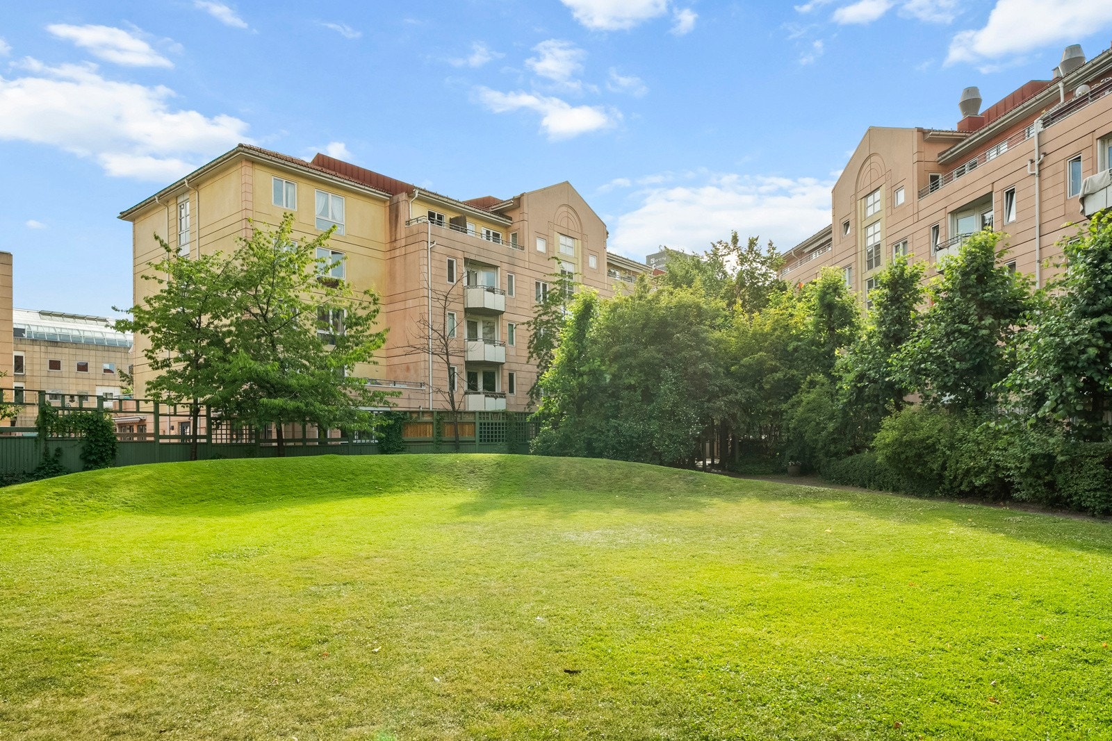 Her er det mulig å ta med seg lunsjen ut, sole seg og lese en god bok. Galleribilde