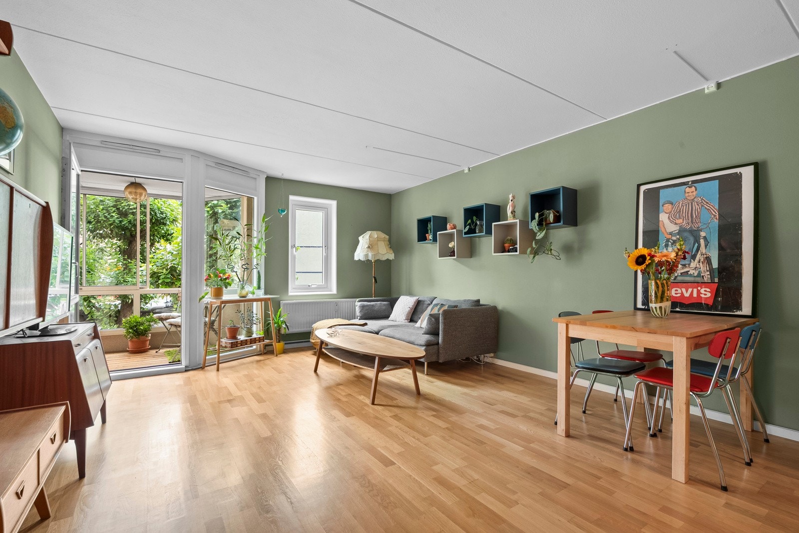 Velkommen til Smalgangen 15, presentert av Schala & Partners ved Henrik Jensen, tlf. 996 92 427. Galleribilde