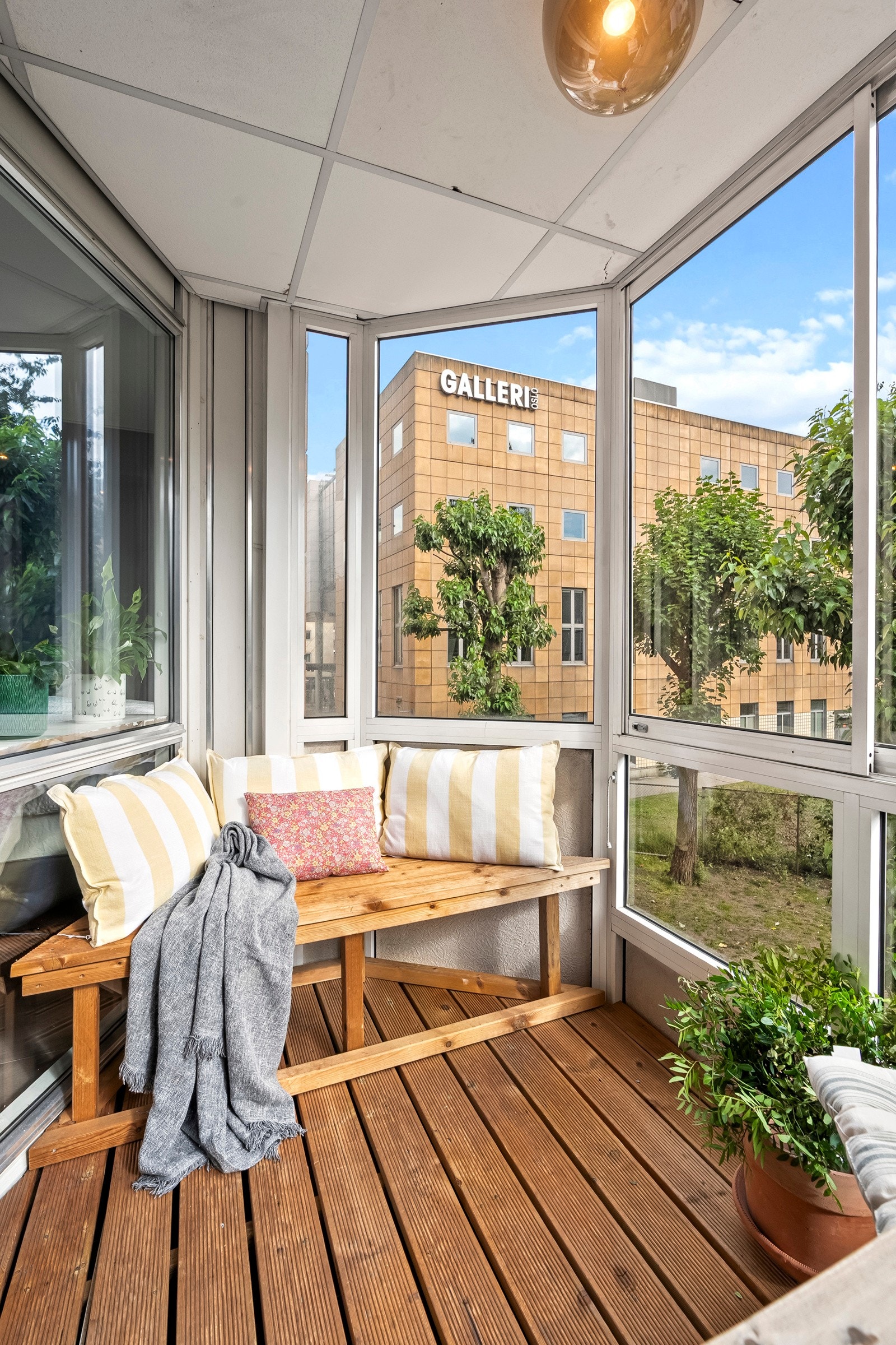 Balkongen er vendt mot syd og byr på gode solforhold. Galleribilde