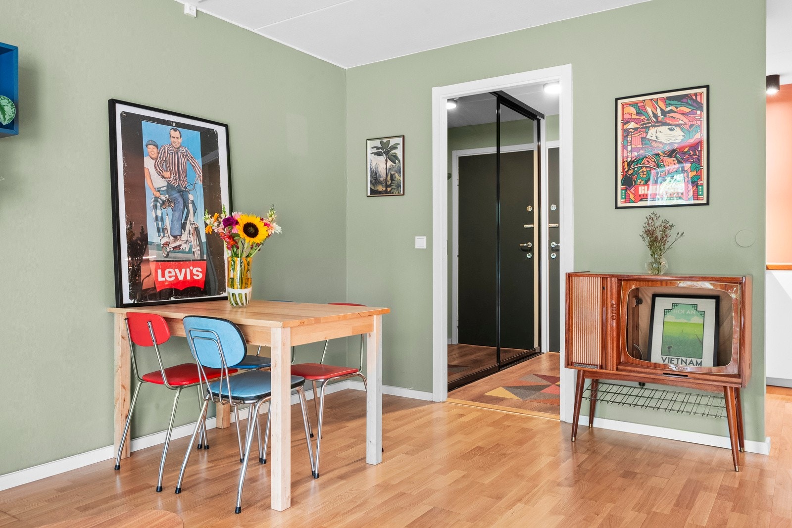 Spisebord. Galleribilde