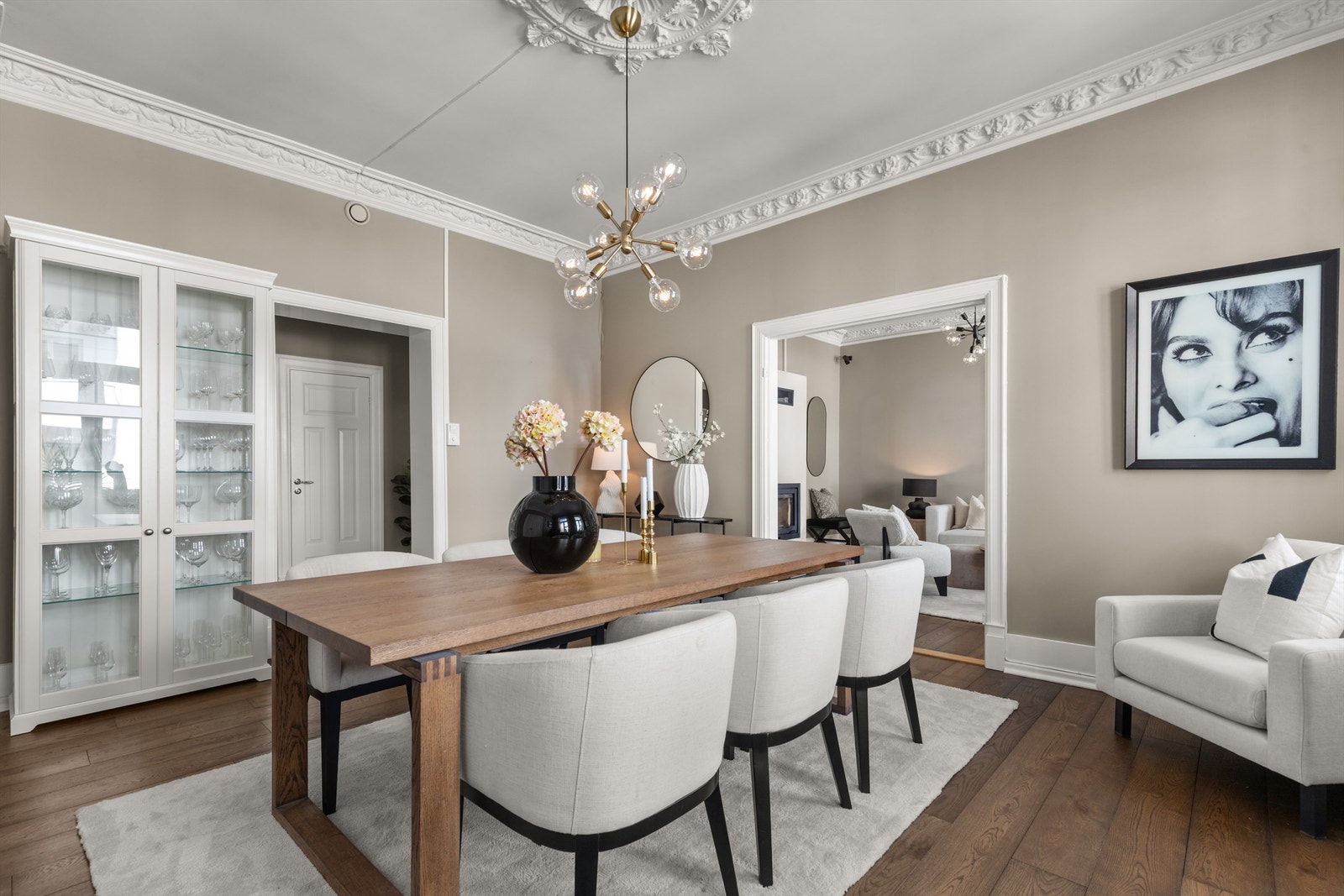 Her er det perfekt å invitere venner og familie på middagsbesøk. Galleribilde