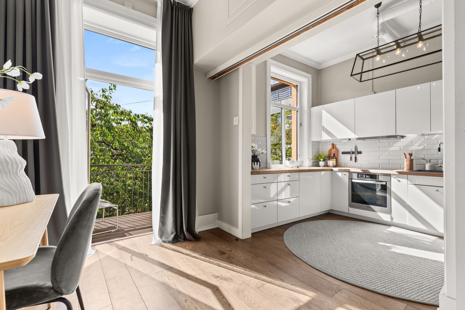 Boligens andre soverom har adkomst fra kjøkken og balkong. Galleribilde