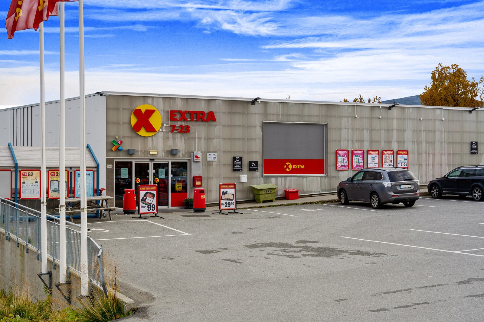 Hamna Solneset Coop Extra som nærmeste dagligvarebutikk.