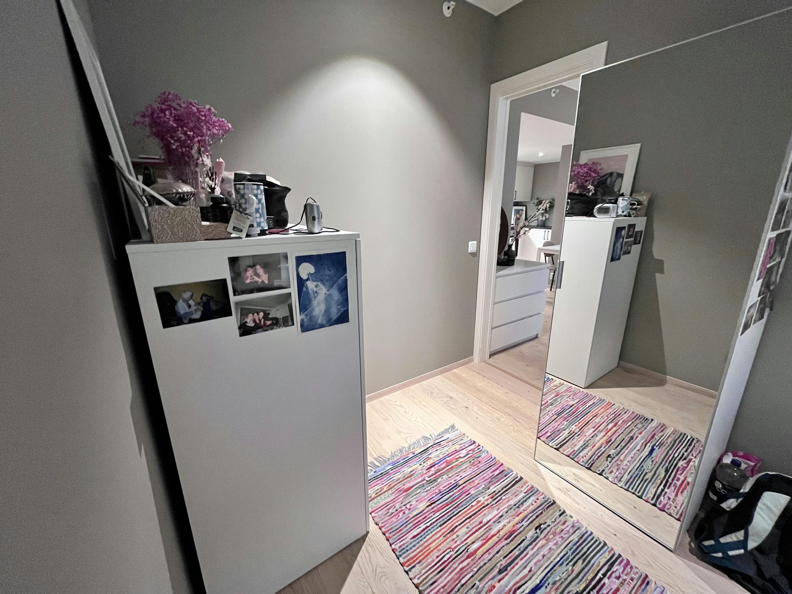 Inkludert i husleien er: fjernvarme, internett og varmt- og kaldtvann. Galleribilde