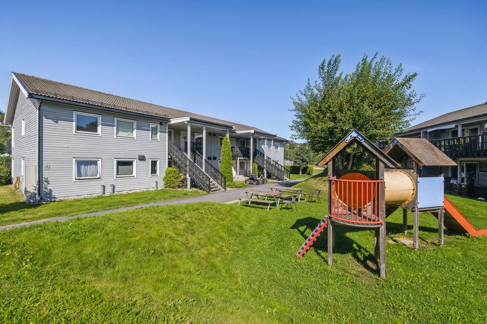 Velkommen til Ovenstadveien 5b - Velholdt og lys 3-roms i rolig og barnevennlig nabolag Galleribilde