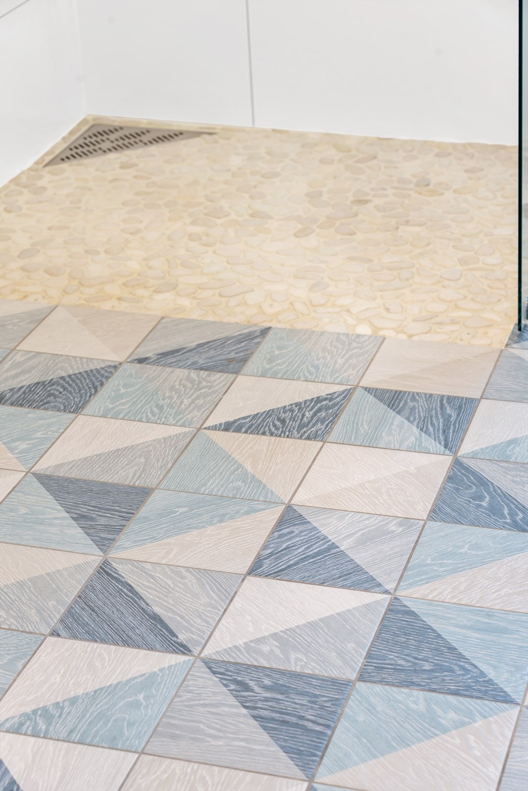 Med et gulv som dette sikres badet et unikt særpreg utenom det vanlige. Galleribilde