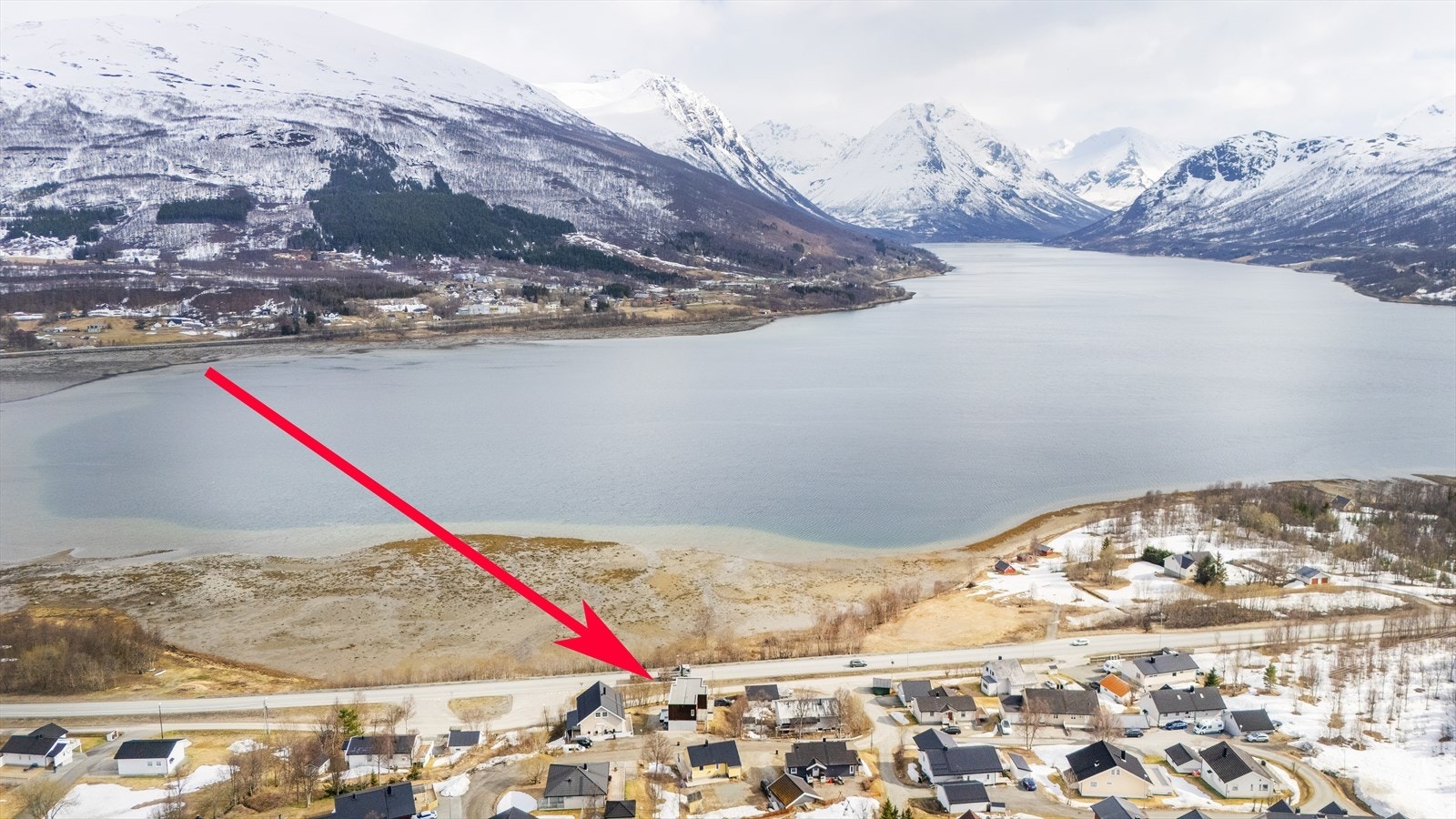 Med beliggenhet på "fremste rekke" i boligområdet, får man uavbrutt utsikt. Galleribilde