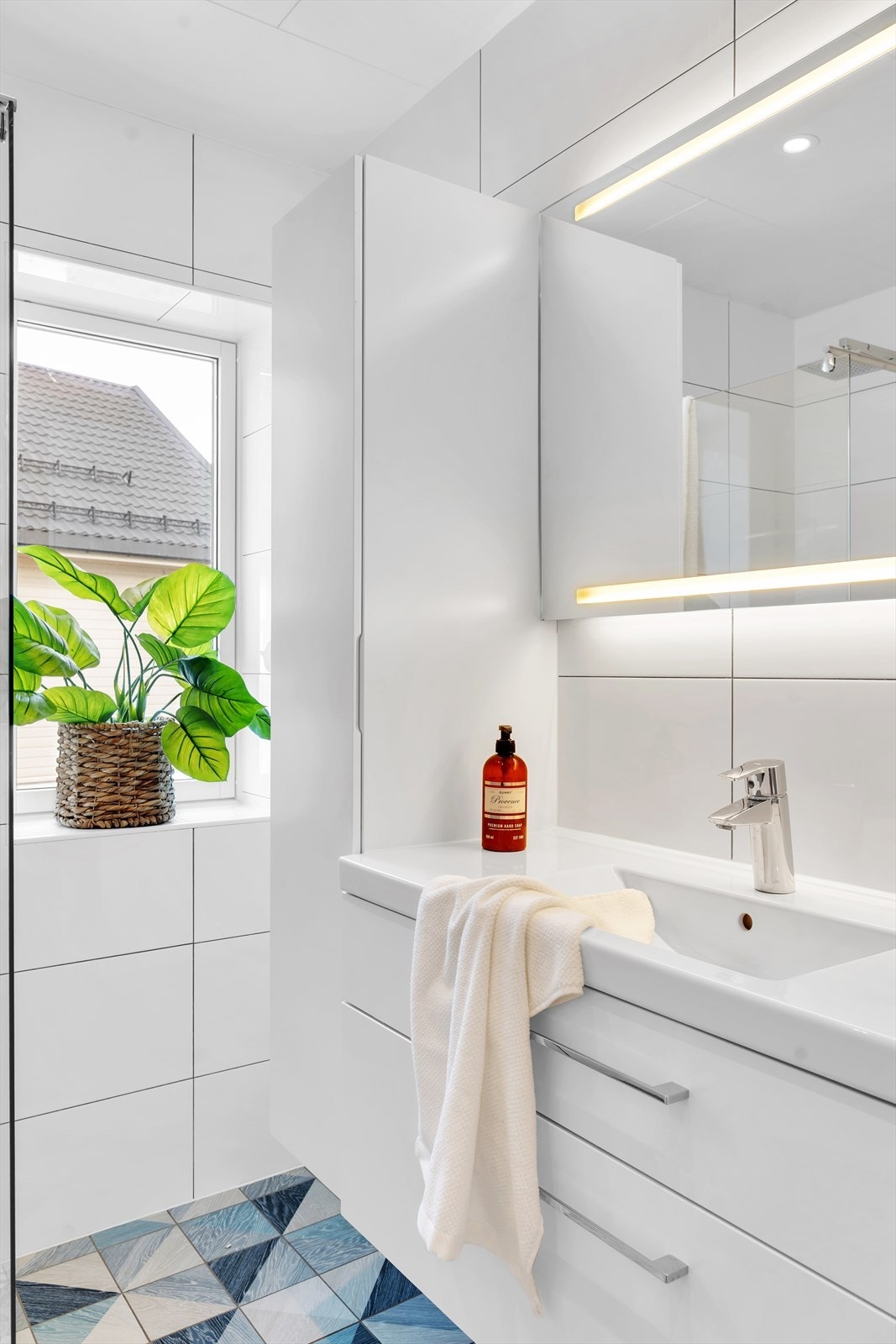 Moderne baderomsinnredninger. Galleribilde