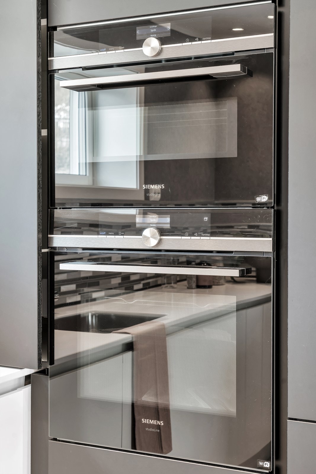 Med alt av hvitevarer man skulle trenge integrert, er dette et kjøkken hjemmekokken raskt blir glad i. Galleribilde