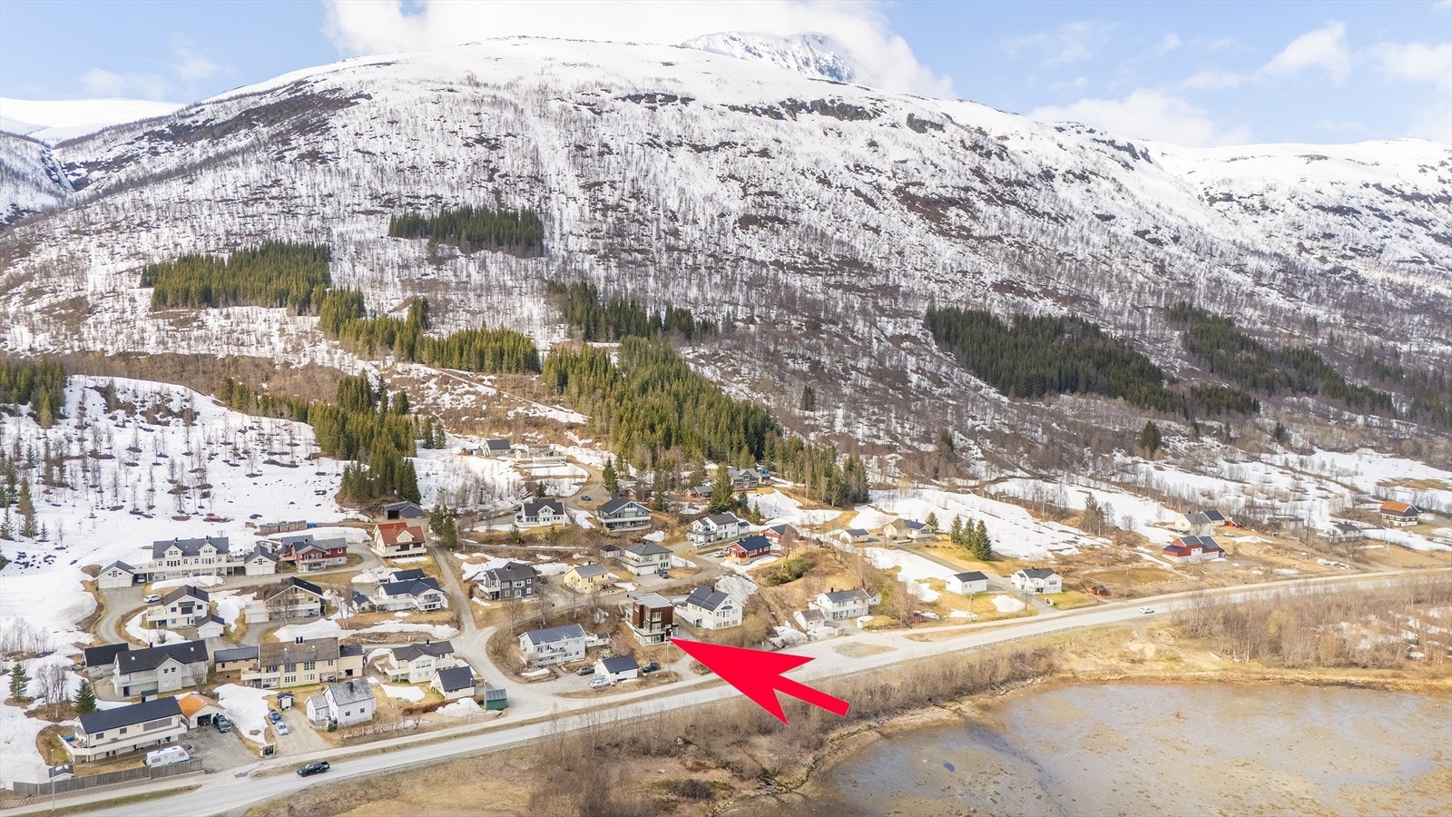 Kort vei for den aktive til flotte turområder og fjelltopper som kan bestiges. Galleribilde