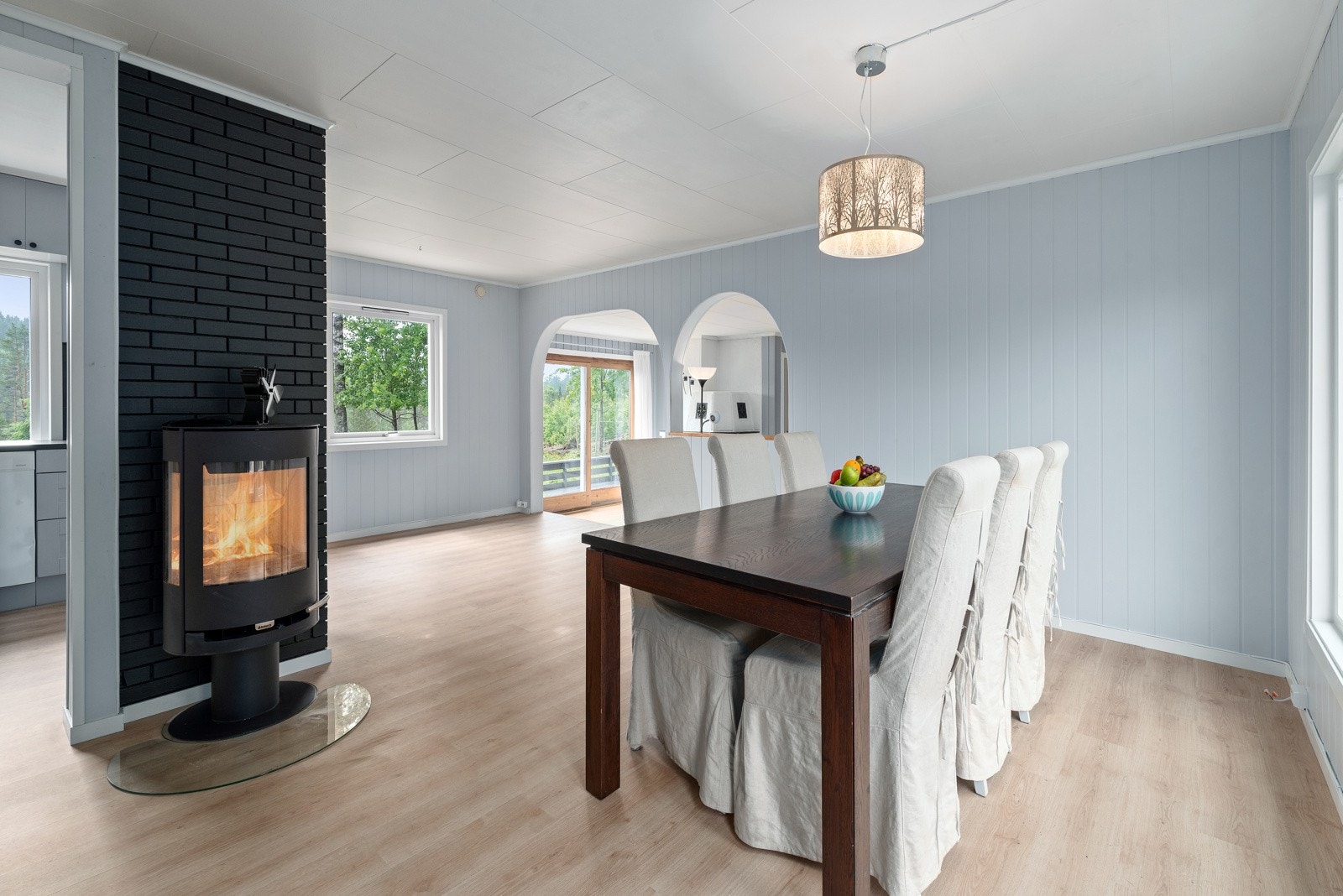 Nyere vedovn som gir god varme. Galleribilde