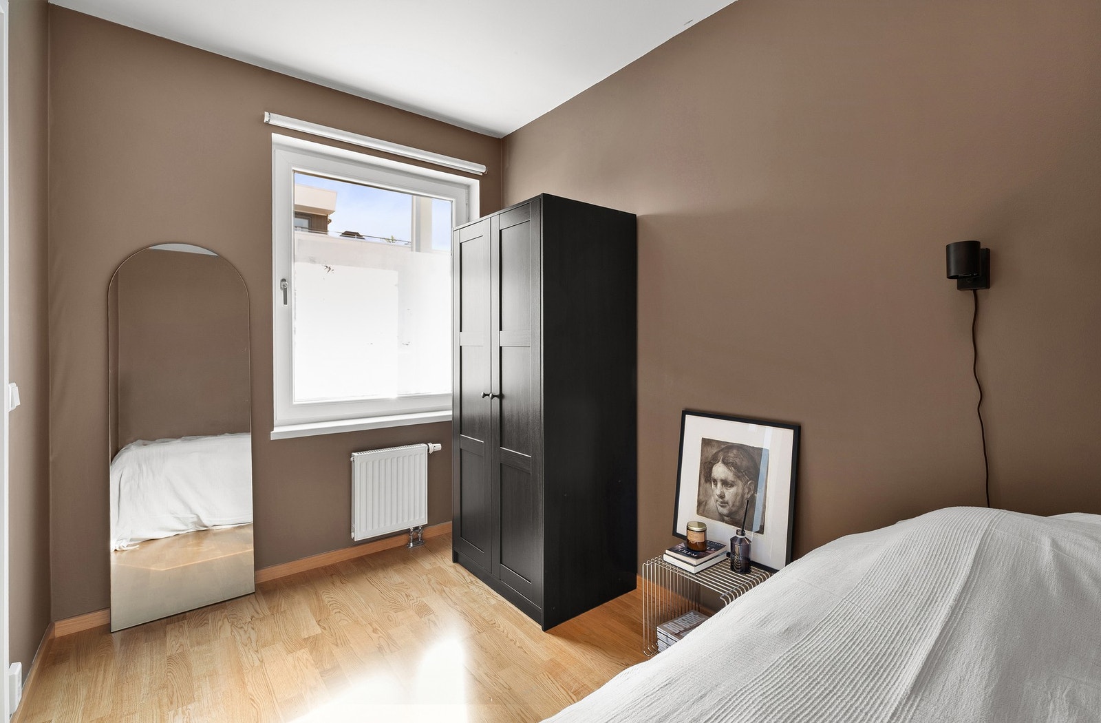 Her er det god plass til seng med tilhørende møblement. Galleribilde