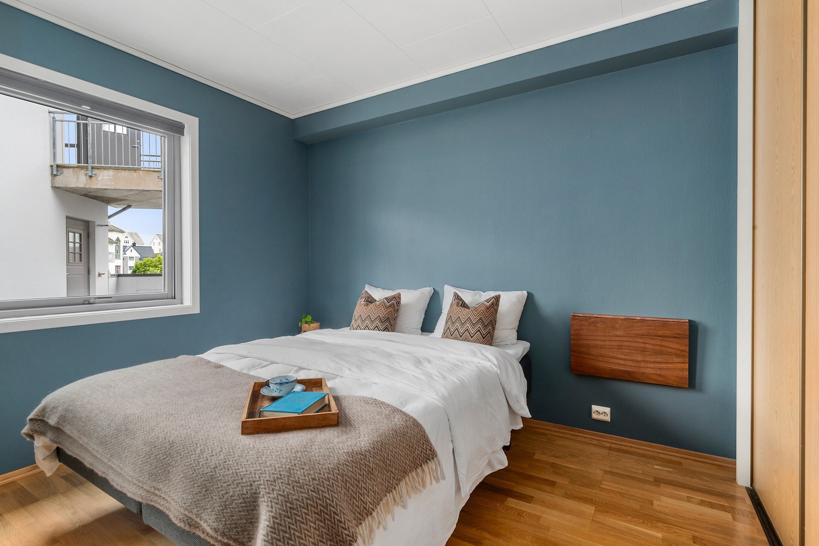 Hovedsoverom med lunt fargevalg. Galleribilde