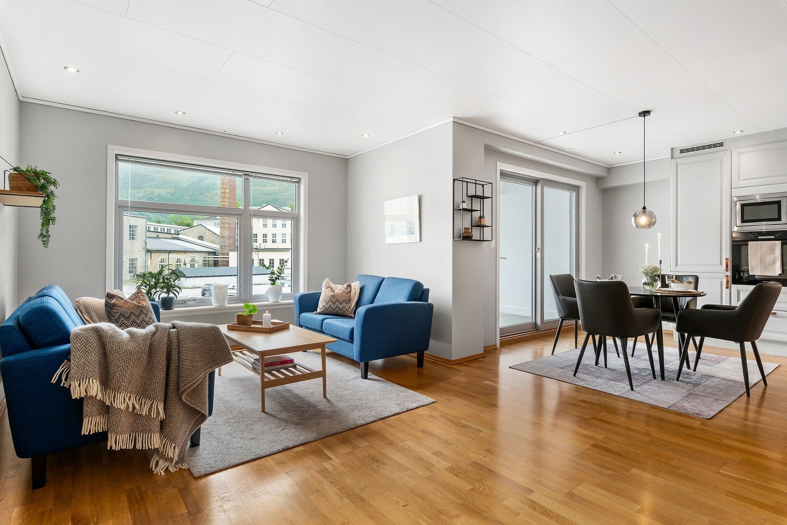 Stuen er enkel å møblere. Galleribilde