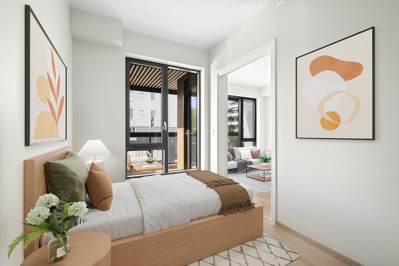 Store vindusflater og god takhøyde bidrar til fine lysforhold og god atmosfære Galleribilde