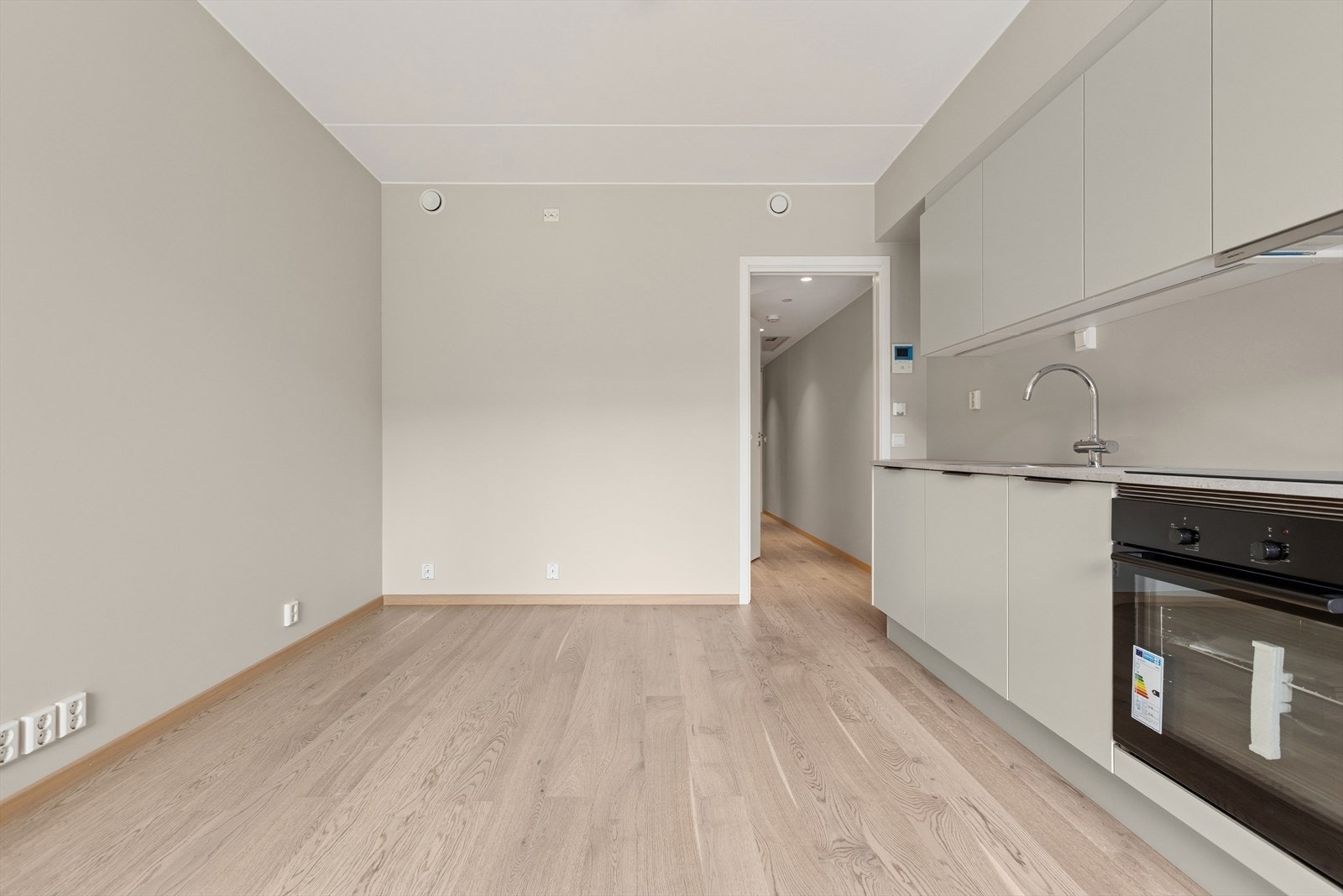 Stue/kjøkken på 14,5 kvadratmeter. Galleribilde