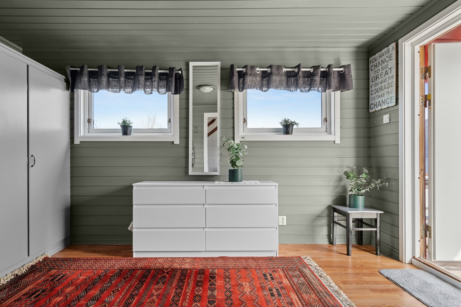 Rom med adkomst fra brygga. Galleribilde