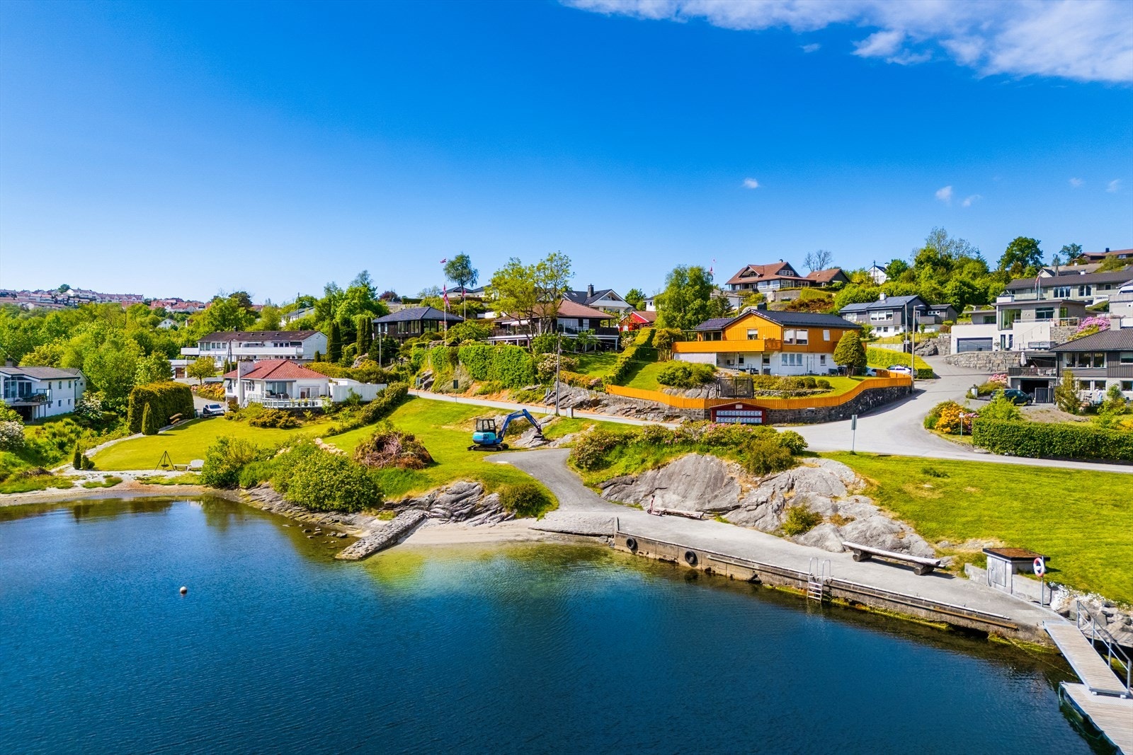 Velkommen til eksklusive Søvikhaugen 14 - Presentert av Therese Schütz Pettersen, Eiendomsmegler Norge. Galleribilde