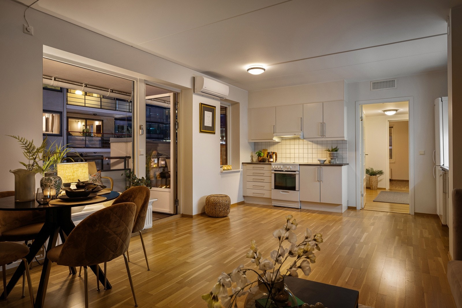 Det er også utvendig solskjerming, samt varmepumpe Galleribilde