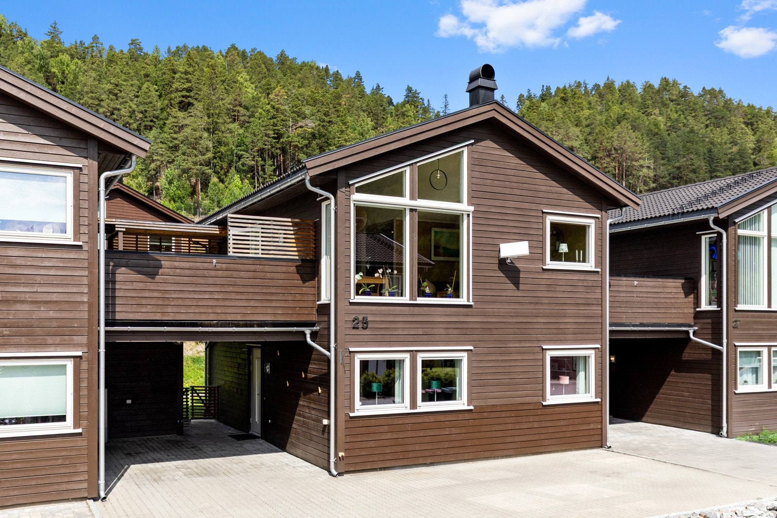 Enebolig i kjede fra 2016 beliggende i populære Harakollen Galleribilde