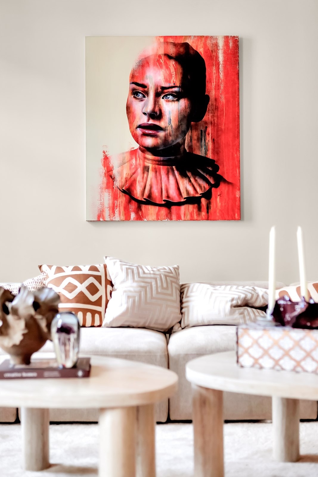 Stuen kan enkelt omdisponeres og benyttes som et tredje soverom ved behov. Galleribilde