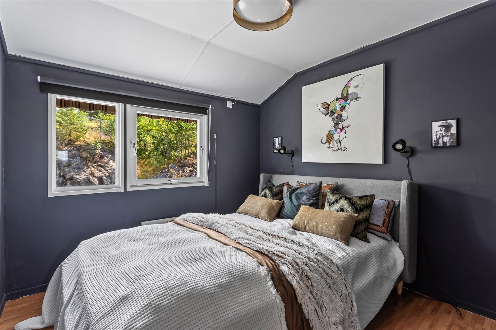 Boligen inneholder fire soverom, alle i 2. etasje. Galleribilde