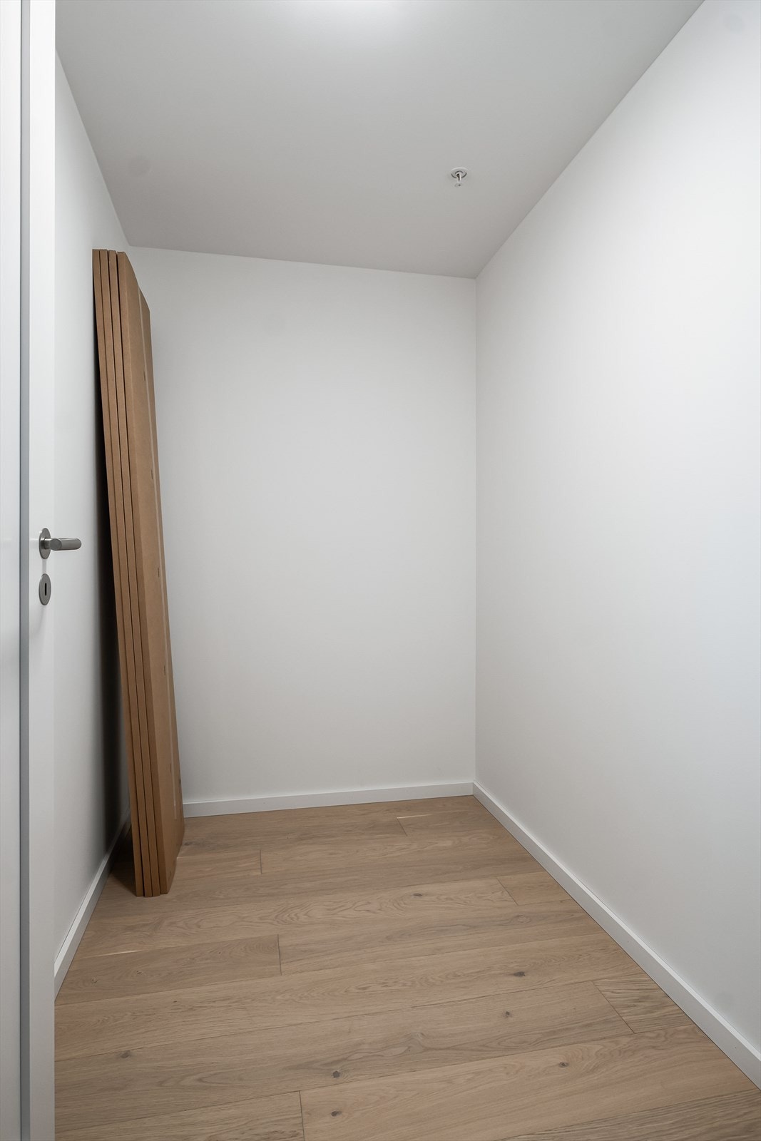 Innenfor soverommet er det tekniskrom med gode oppbevaringsmuligheter Galleribilde