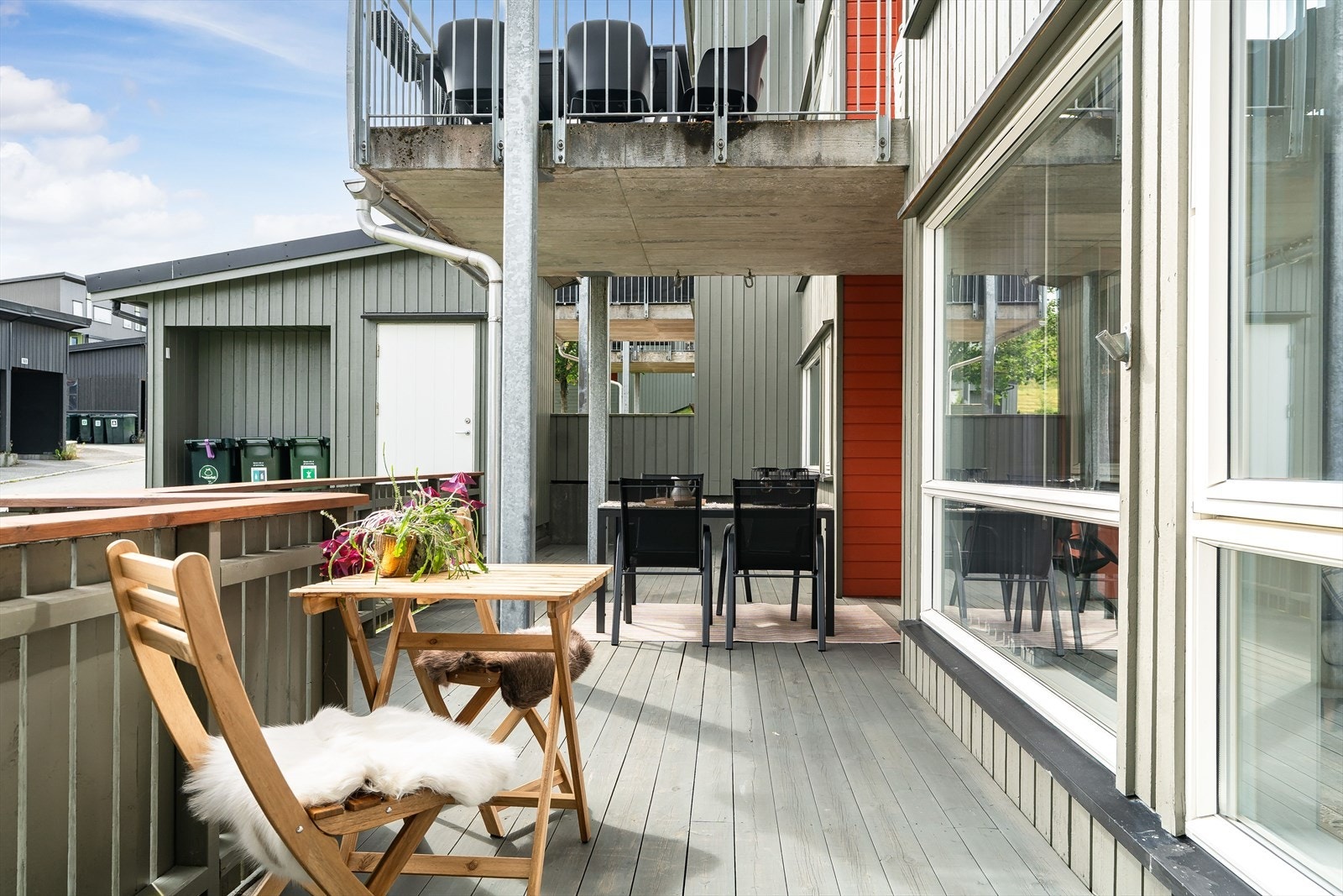Boligen har en fantastisk uteplass på hele 35 m² Galleribilde
