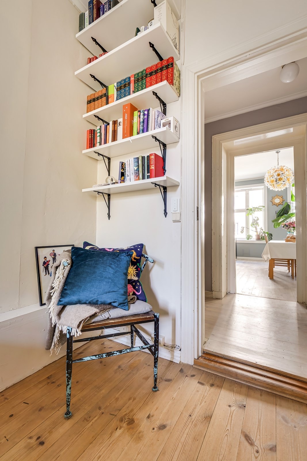 Sett fra soverom mot mellomgang/kjøkken. Galleribilde