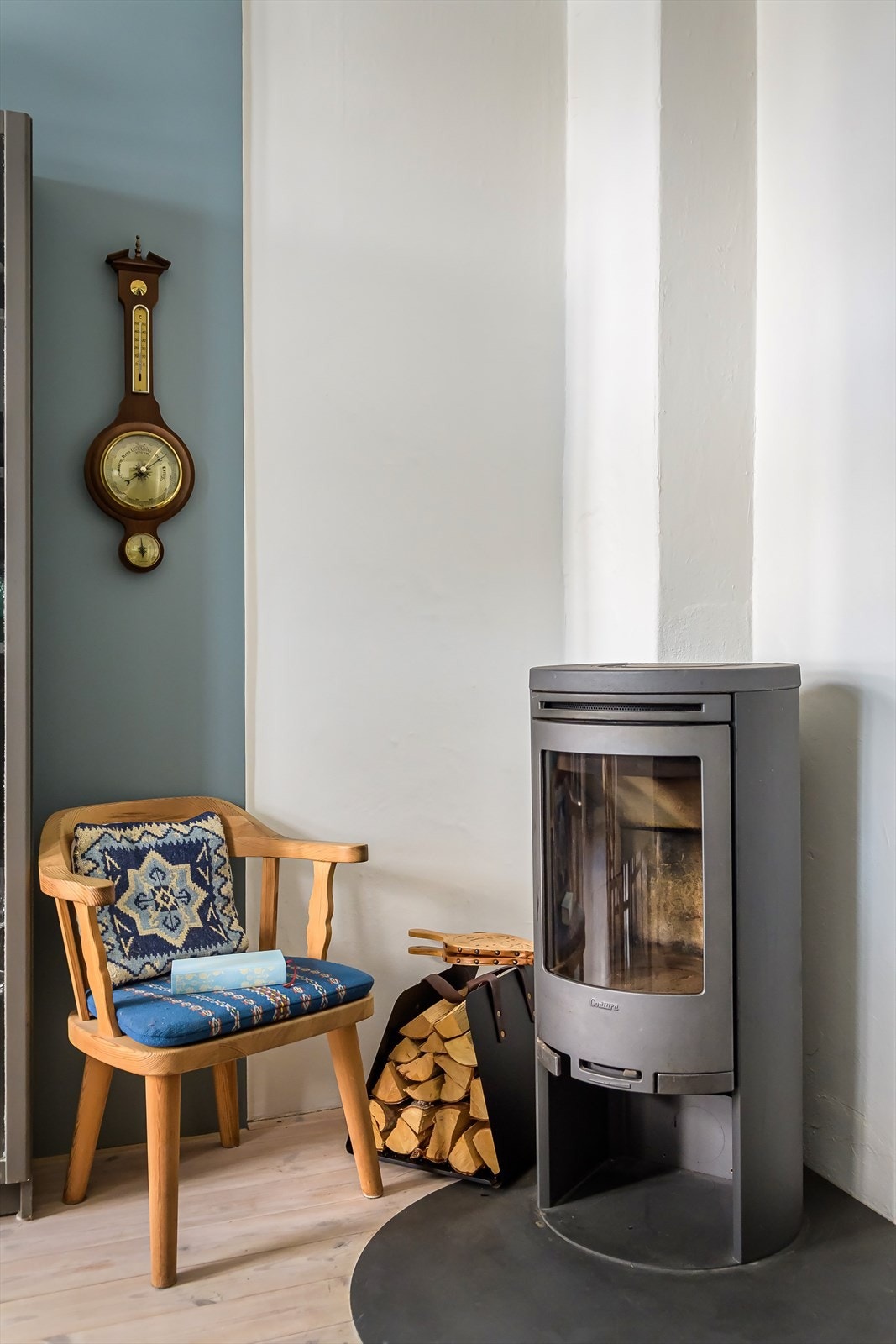 Peisen byr på en lun og hjemmekoselig stemning, samtidig som den er med på å bidra til en litt hyggeligere strømregning. Galleribilde