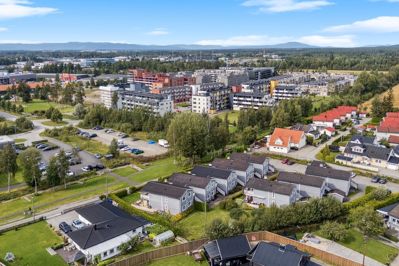 Dette er med andre ord et område som passer like godt for barnefamilier som for pendlere og deg som ønsker å bo sentralt, men samtidig ha kort vei til naturen. Galleribilde