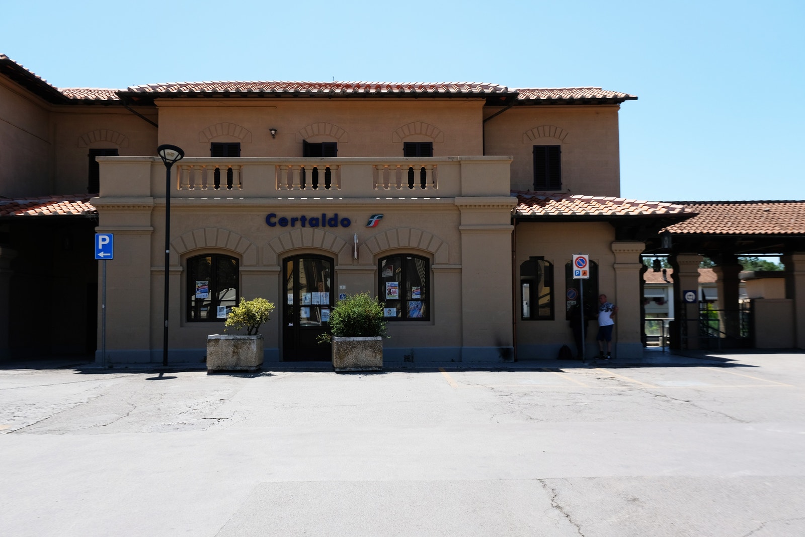 Togstasjonen Certaldo Galleribilde