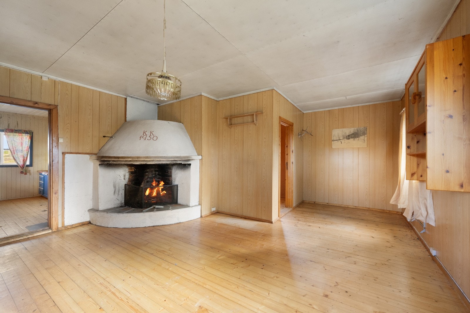 Planløsningen består av stue, kjøkken og to soverom. Galleribilde