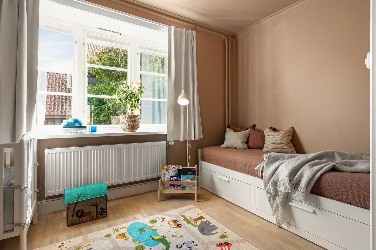 Rommet passer perfekt som barnerom, gjesterom eller hjemmekontor. Galleribilde