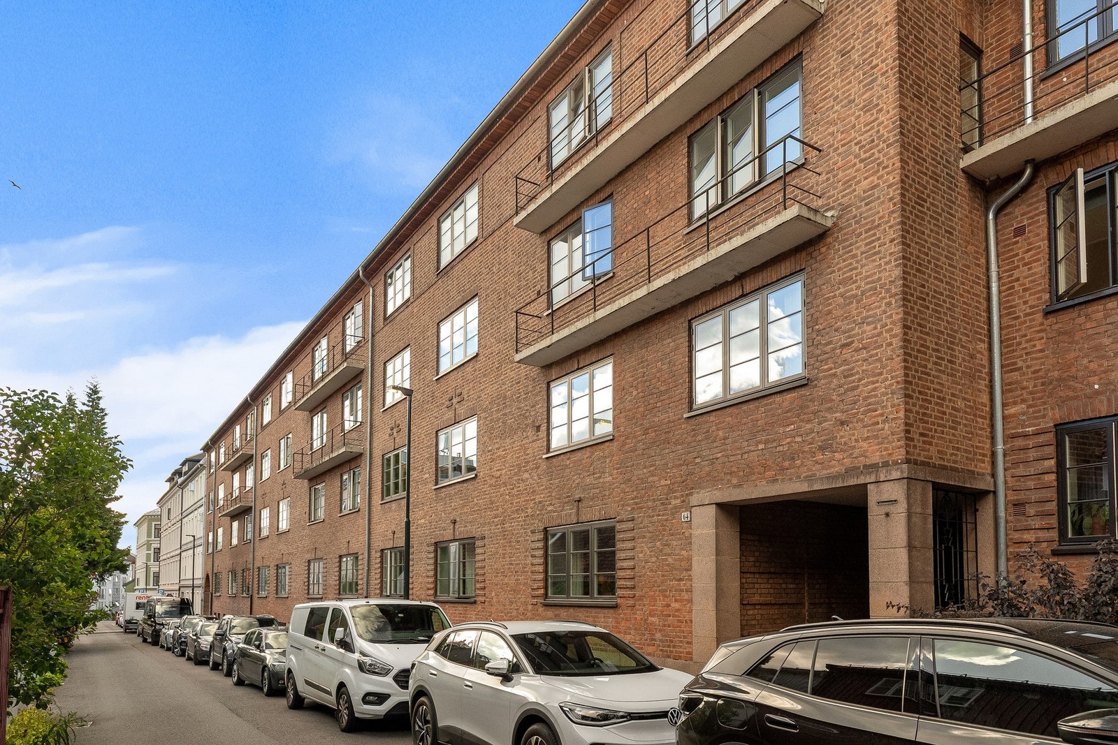 Det er beboerparkering i nærområdet. Galleribilde