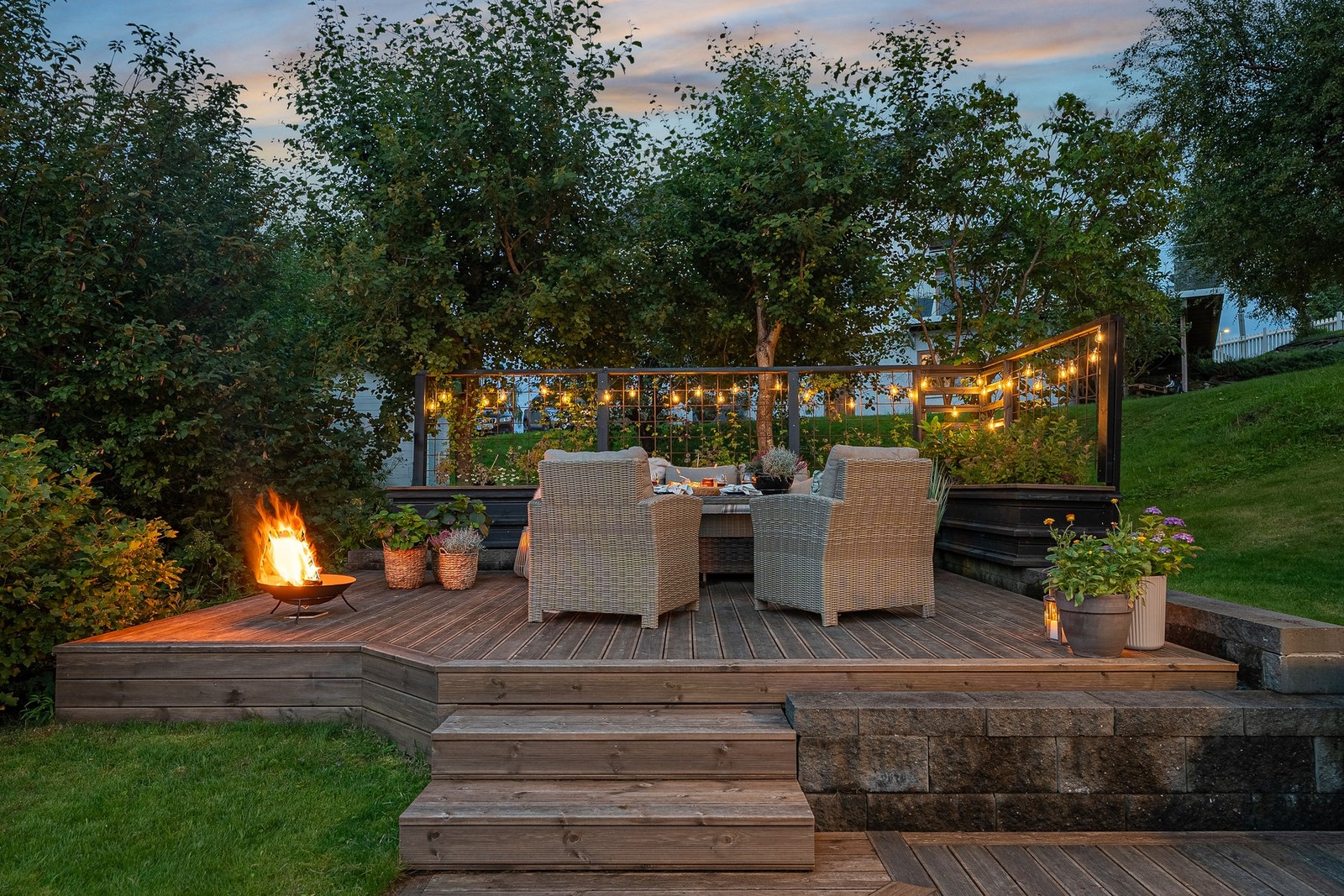 Størrelsen på uteplassen/terrassen gjør den perfekt for å invitere til grillfest og sosiale sammenkomster. Galleribilde