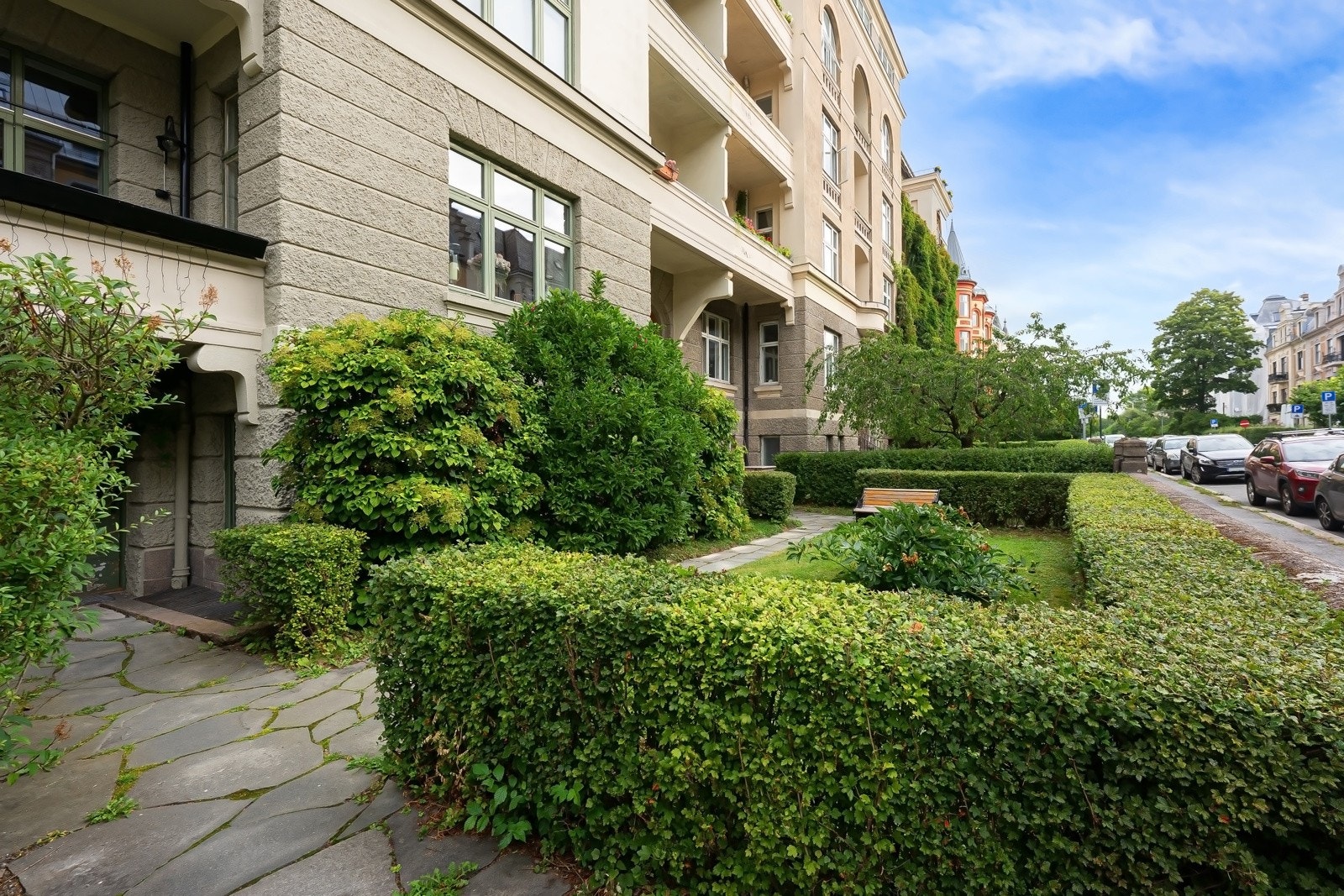 Leiligheten har trappefri adkomst og egen inngang fra portrommet. Galleribilde