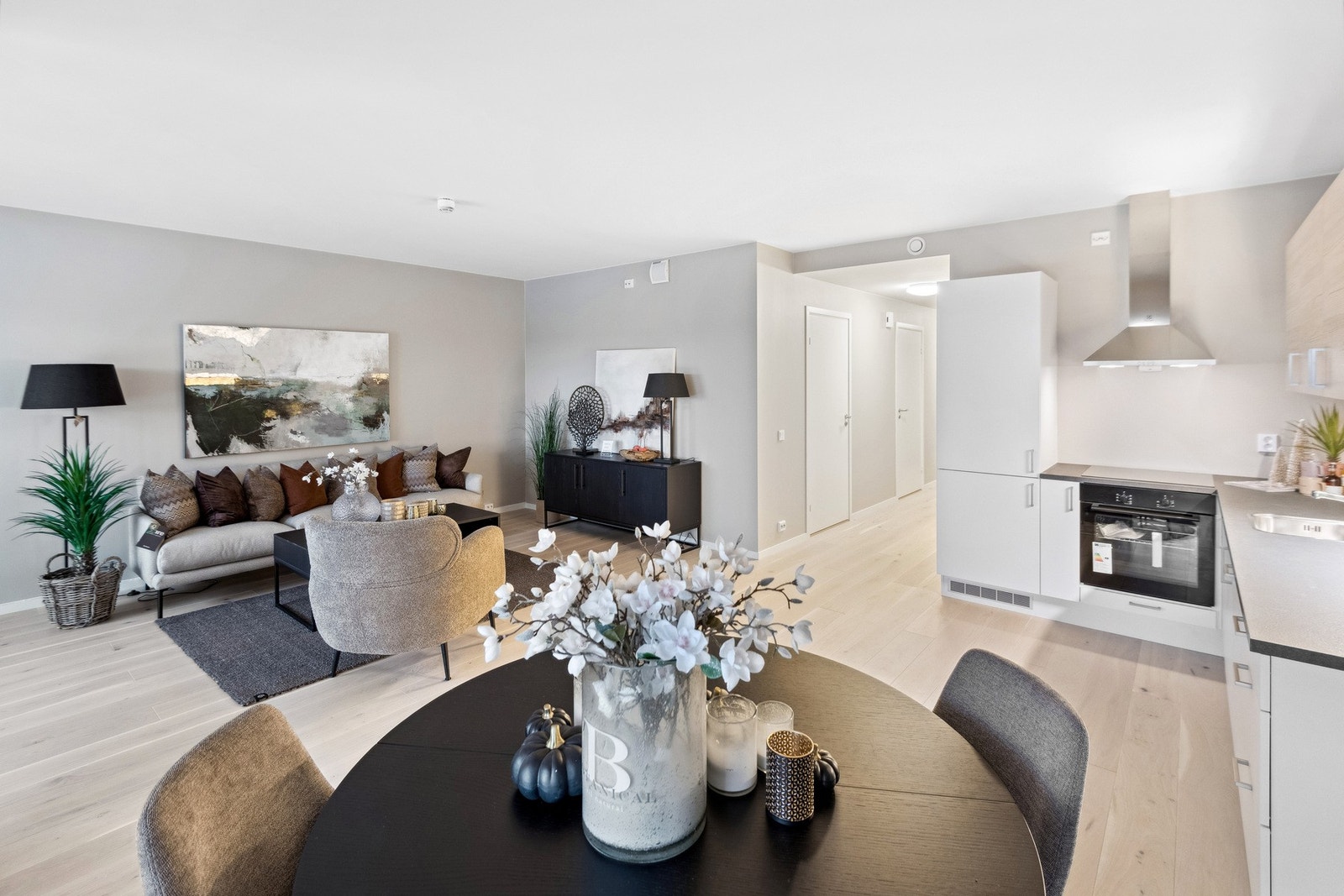 Leiligheten oppleves som svært innbydende med en lun og varm atmosfære. Galleribilde