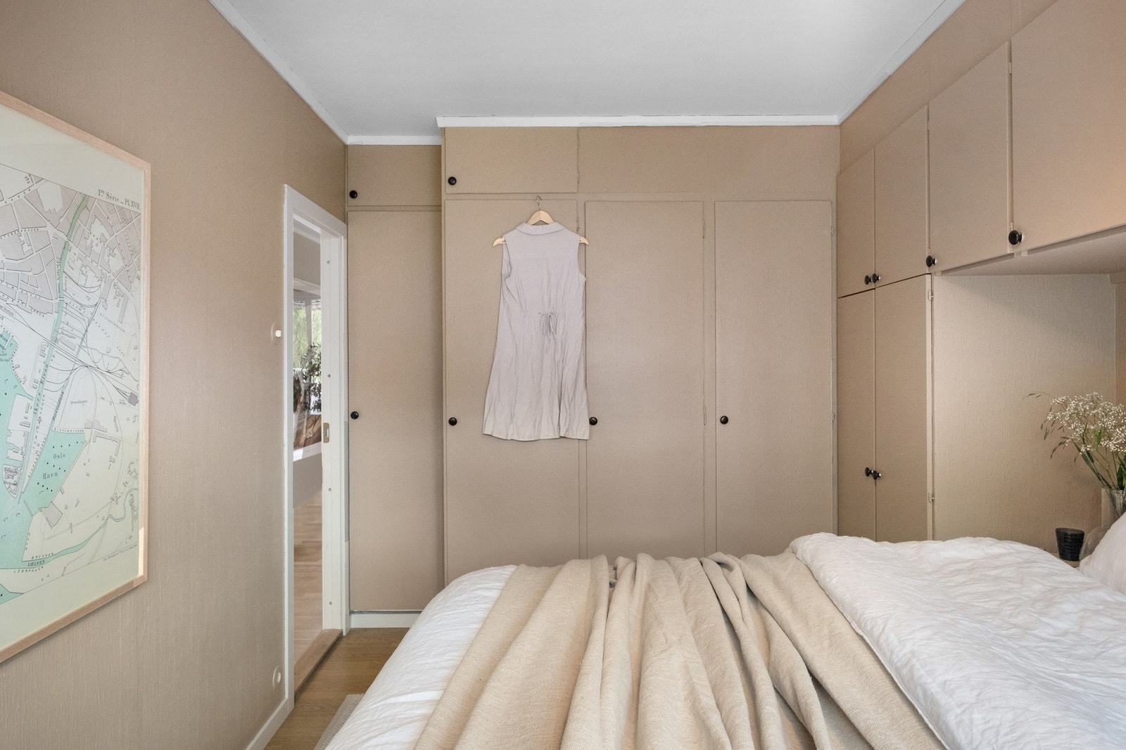 Hovedsoverommet har god plass til dobbeltseng. Galleribilde