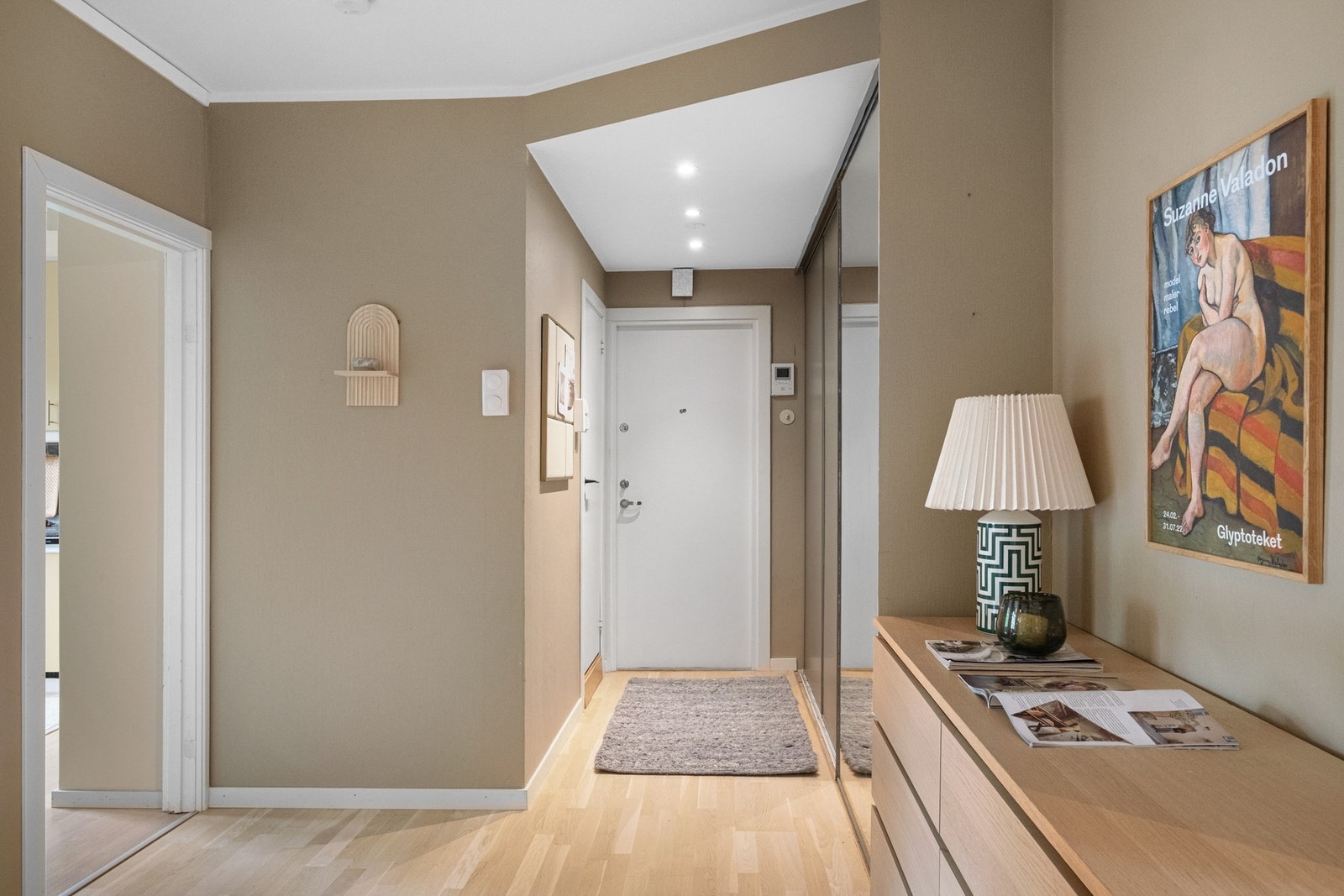 Inngangspartiet er et hyggelig første møte med boligen. Galleribilde