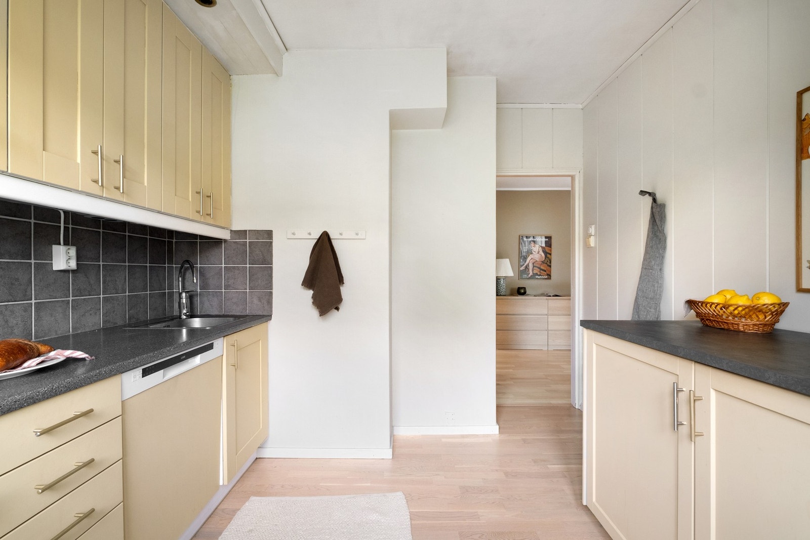 Store benkeflater gjør det enkelt å tilberede herlige retter. Galleribilde