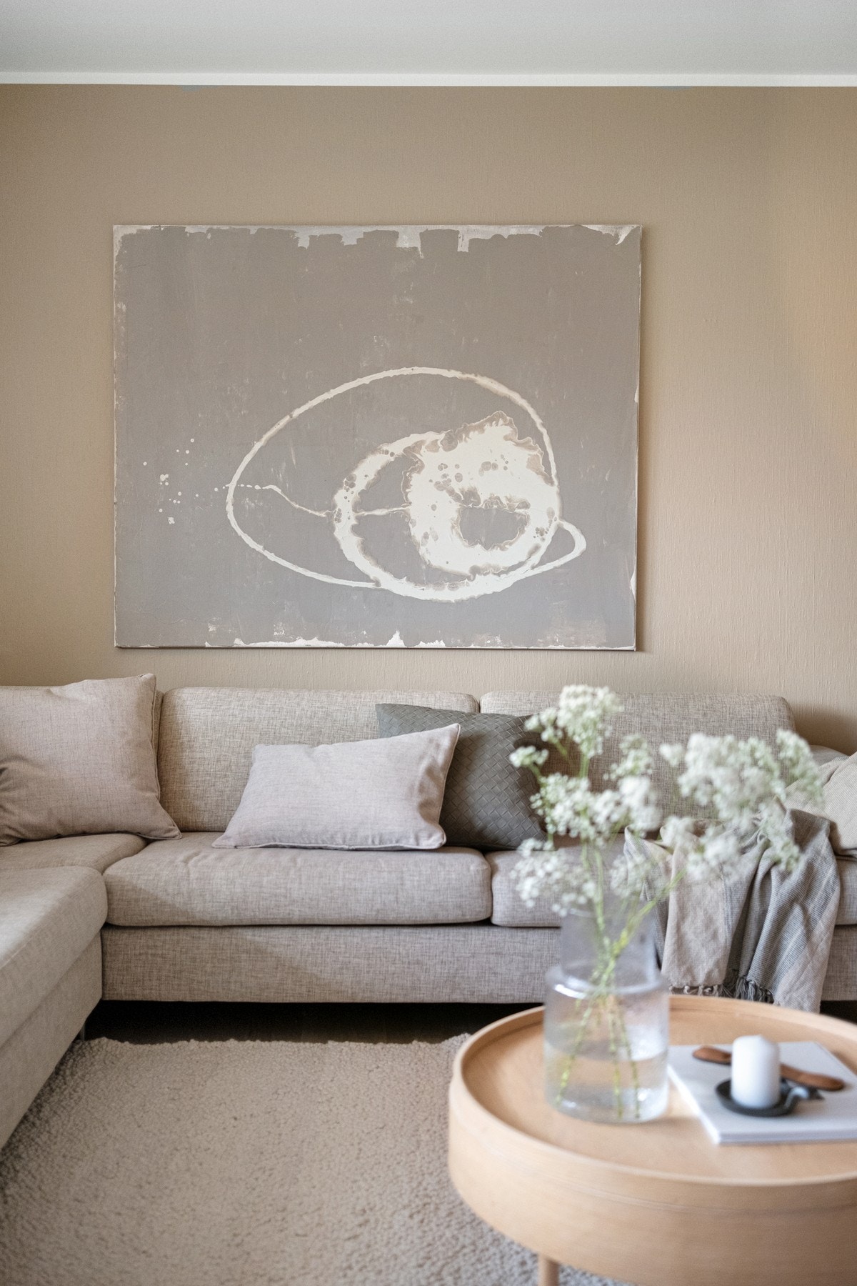 Lyse og delikate farger bidrar til en herlig atmosfære. Galleribilde