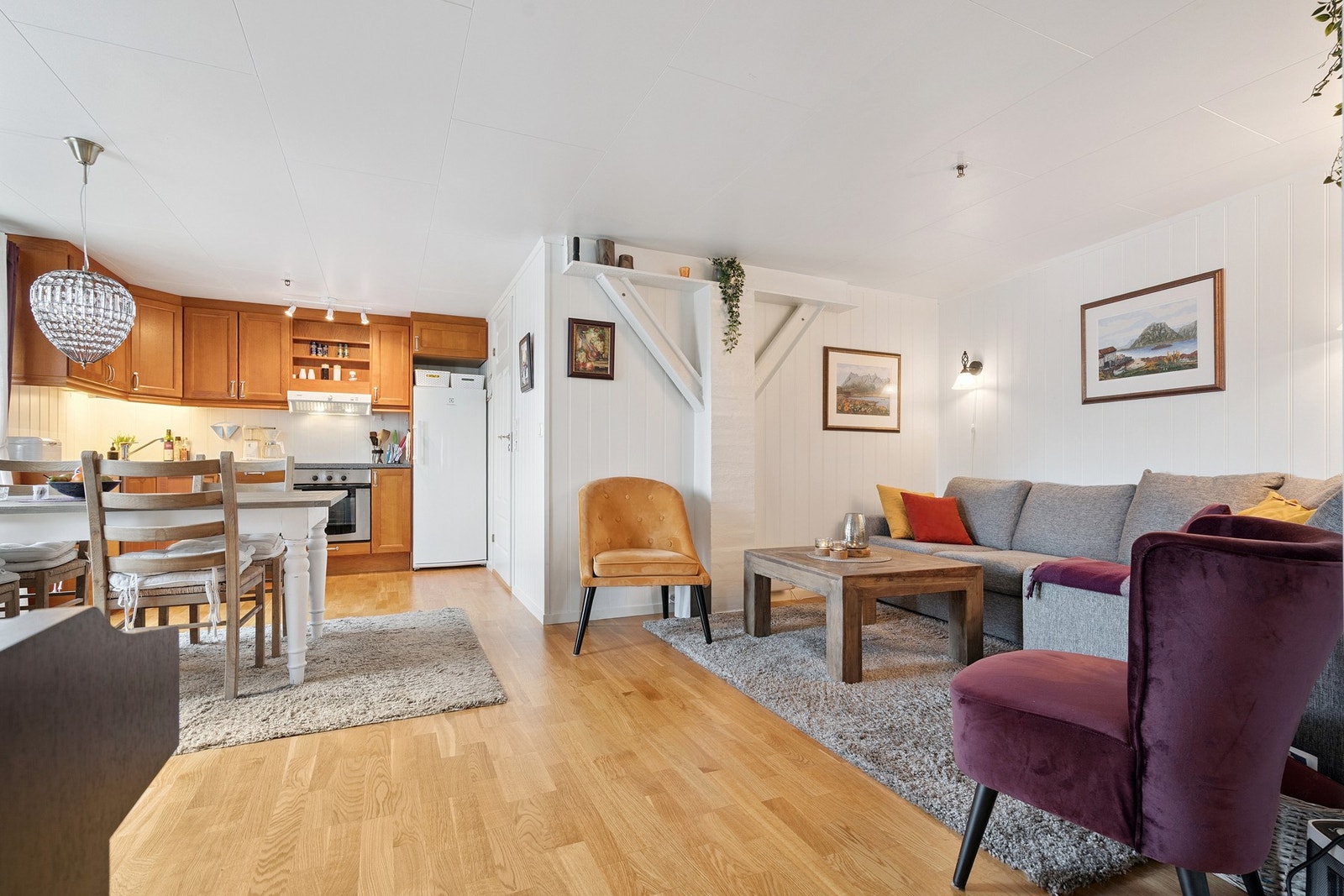 Stue og kjøkken i egne soner Galleribilde