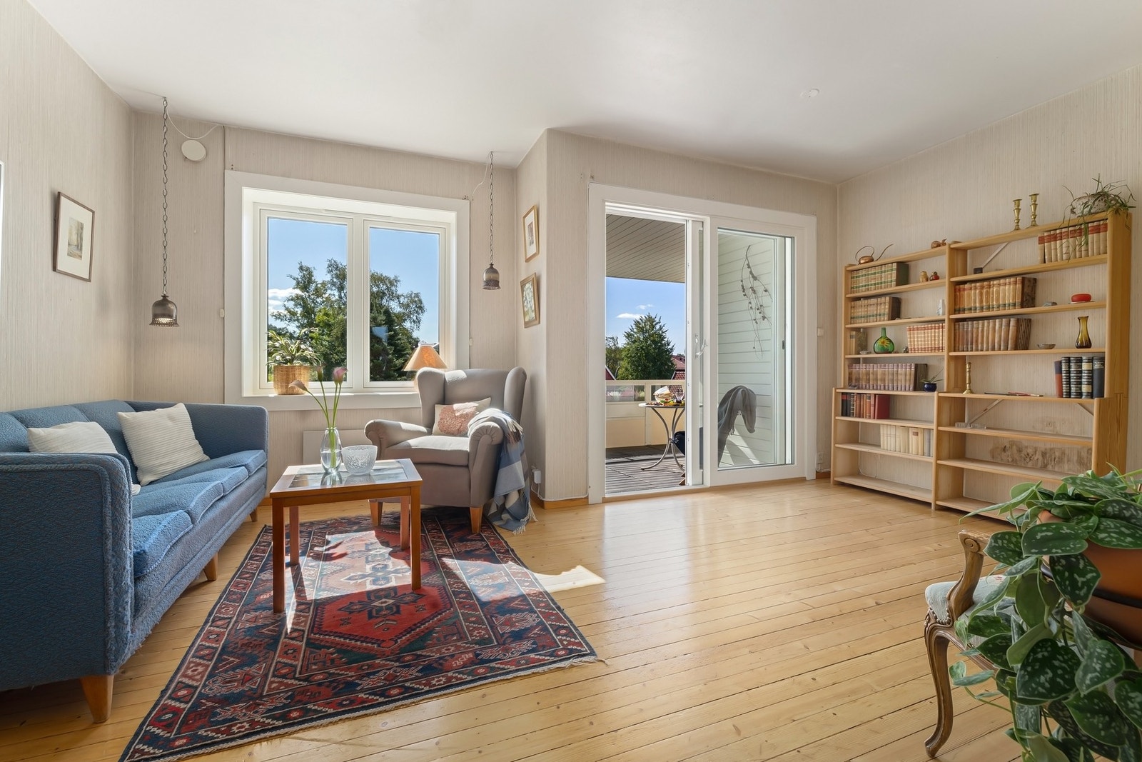 Verdt å merke seg er den generøse romhøyden i leiligheten og stuen på hele 2,60 meter Galleribilde