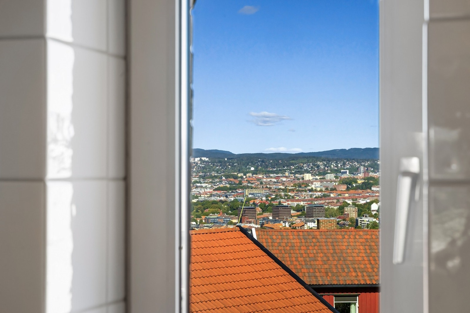 Utsikt fra baderomsvindu Galleribilde