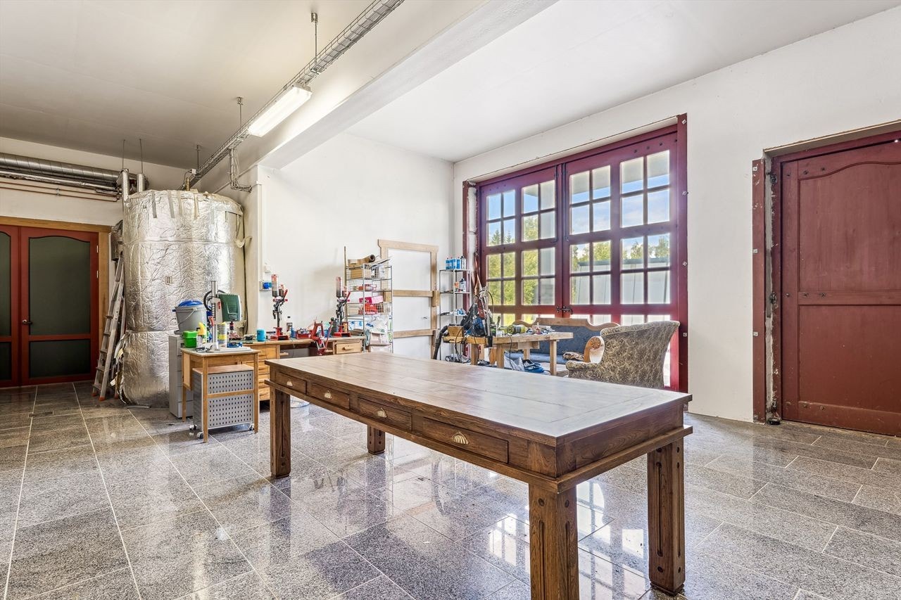 Hall i kjeller, driftsbygning Galleribilde