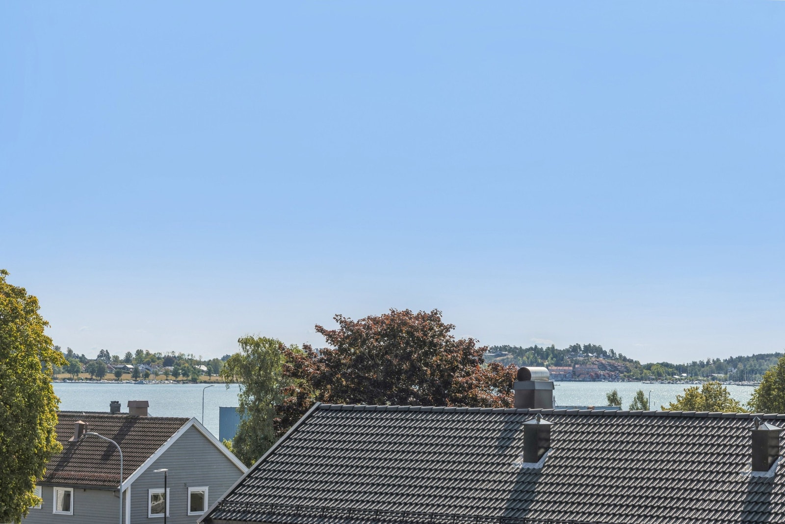 Utsikt over innseilingen til Tønsberg fra balkongen Galleribilde